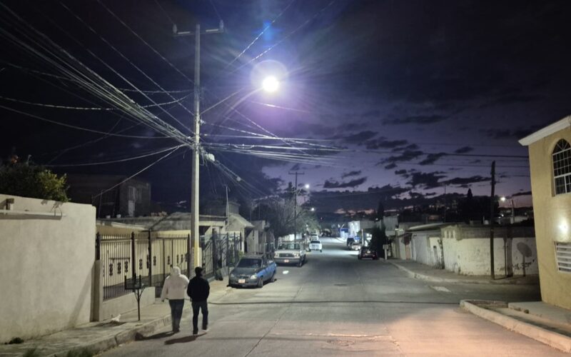 Más de 3 mil 200 vecinos de Zootecnia se benefician con alumbrado LED del Municipio