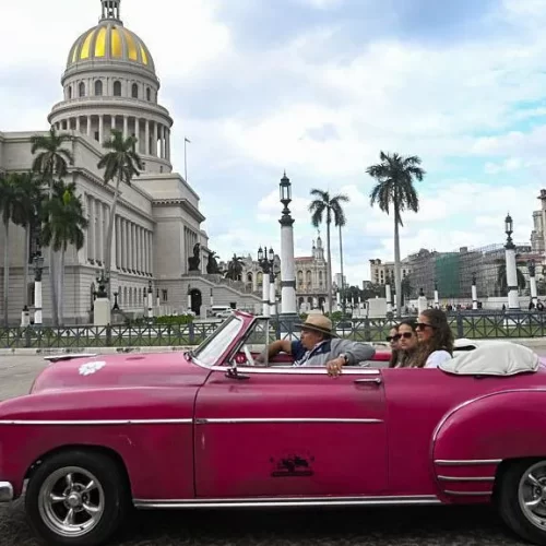 «La Habana Vieja está vacía. Todo parece muerto»: cómo se agudizó el declive del turismo en Cuba y qué impacto tiene