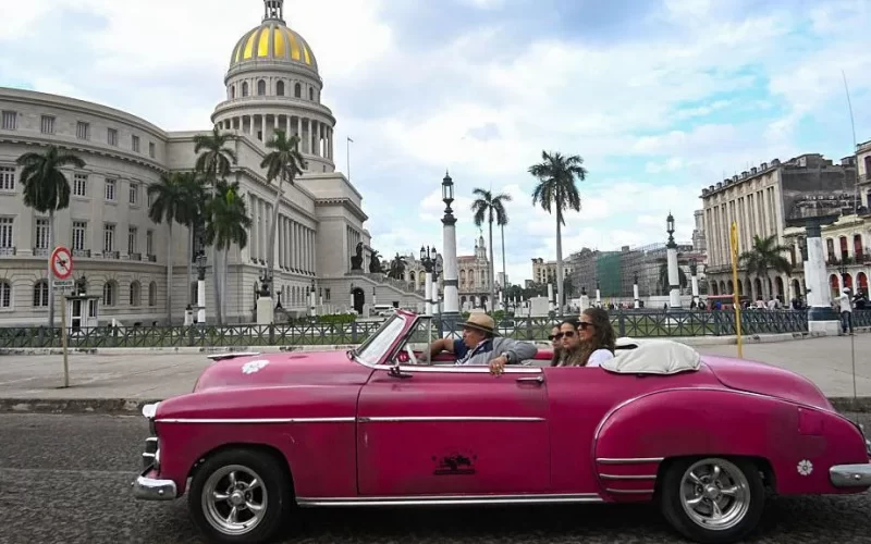 «La Habana Vieja está vacía. Todo parece muerto»: cómo se agudizó el declive del turismo en Cuba y qué impacto tiene