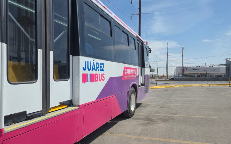 Continúa en febrero credencialización del JuárezBus en el campus ICSA de la UACJ