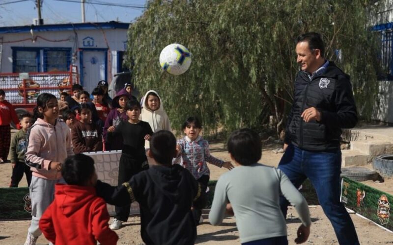 Festeja Marco Bonilla el Día de la Candelaria con familias de Anapra