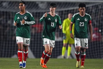 México golea a Islandia en un estadio Corregidora que homenajeó a las fuerzas armadas