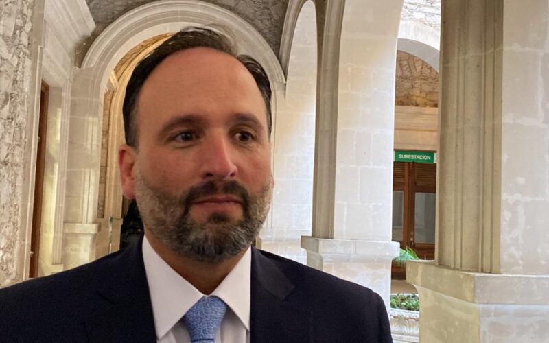 Se estrena Santiago de la Peña en galopada por la presidencia municipal de Chihuahua en 2027: Última encuesta de Massive Caller.