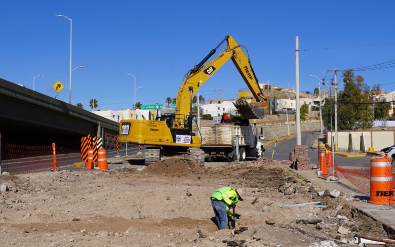 Continúa Municipio con construcción de gaza en Teófilo Borunda y periférico de la Juventud  – Obra con la que se busca eficientar la movilidad