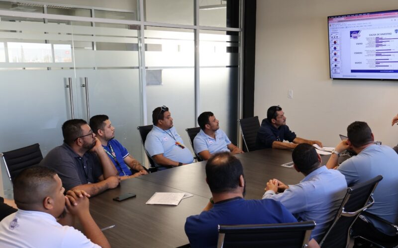 Imparte JuárezBus pláticas de concientización para sus 233 operadores