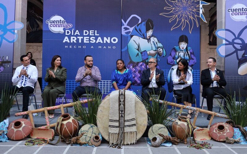 Reconoce Estado trayectoria de artesanos chihuahuenses