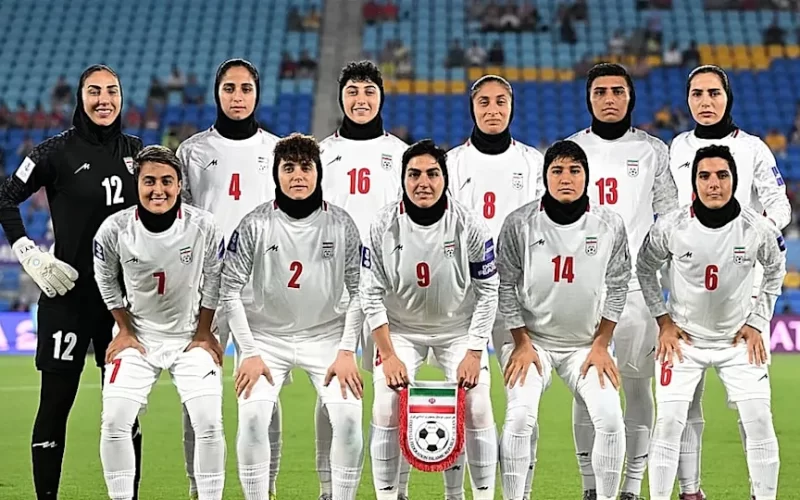 Las jugadoras iraníes se niegan a cantar su himno nacional en el primer partido de la Copa Asiática
