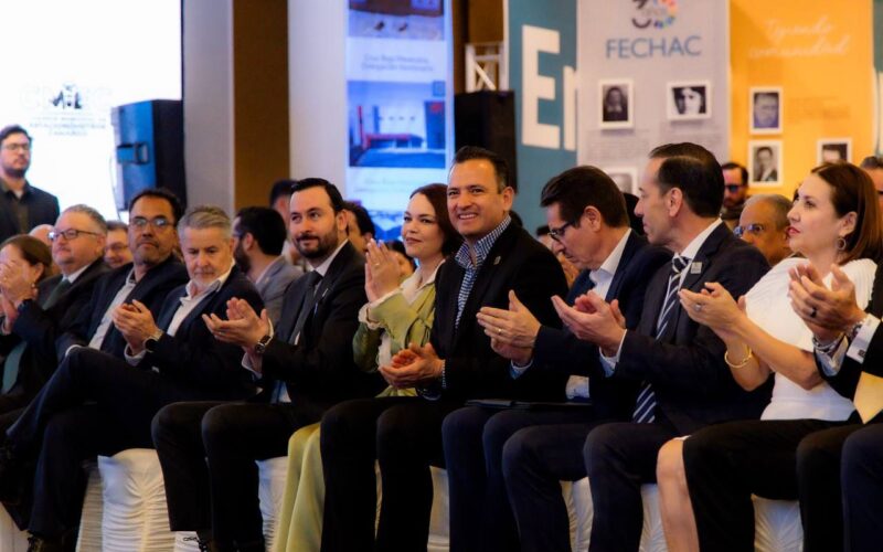 Celebra Marco Bonilla 30 años de FECHAC; continuará colaboración por las familias