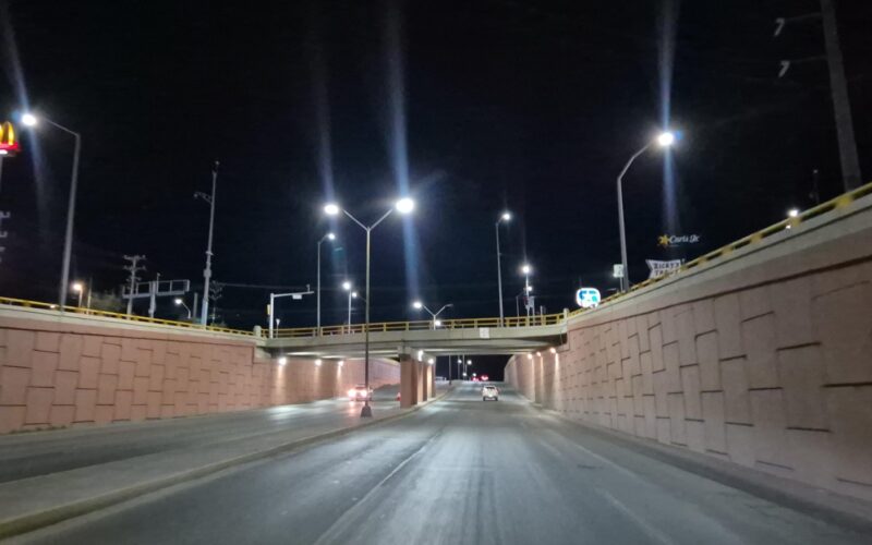 Moderniza Municipio iluminación para mayor seguridad en el Periférico de la Juventud