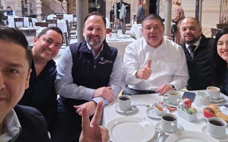 Reunión con “candidateables” fue un encuentro político, no destape: Santiago de la Peña