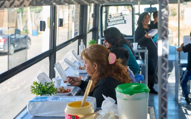 Llega comedor móvil de NutriChihuahua a colonia El Porvenir