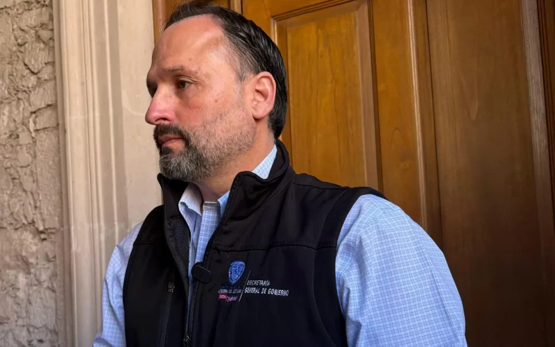 Reforma electoral pone en riesgo el sistema democrático del país: Santiago de la Peña