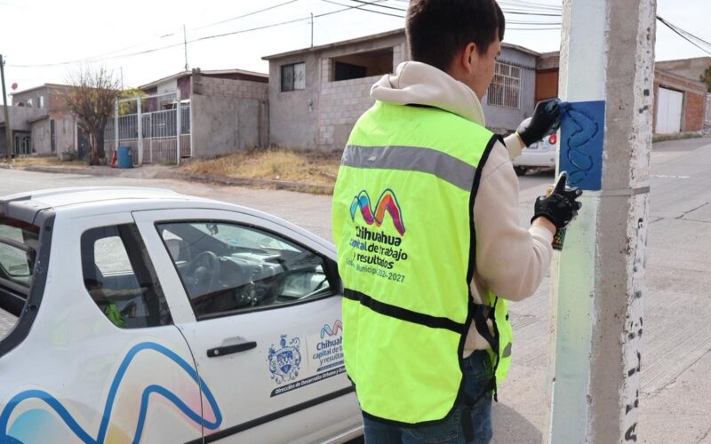 Refuerza Gobierno Municipal identificación de calles con 350 nuevas placas y rótulos