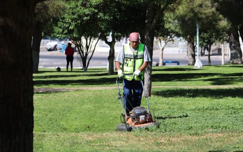 Cumple Municipio con parques dignos y de calidad; mantiene limpieza permanente