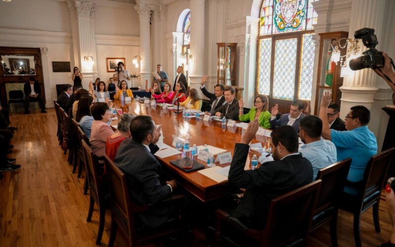 Aprueba Cabildo agregar nombres de personajes que contribuyeron al desarrollo de Chihuahua a tres vialidades