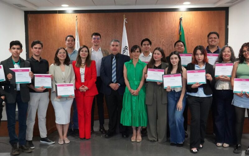 Visitan integrantes del Cabildo Joven al ICHITAIP y reciben charla de sensibilización sobre acceso a la información y protección de datos personales