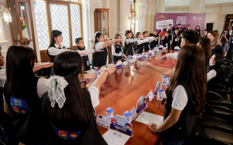 Toma alcalde Marco Bonilla protesta al Cabildo y Gabinete Infantil de Chihuahua