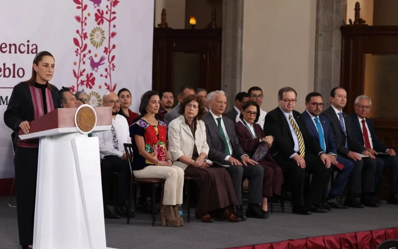 México presenta a la élite de científicos que evaluará si vale la pena extraer el gas