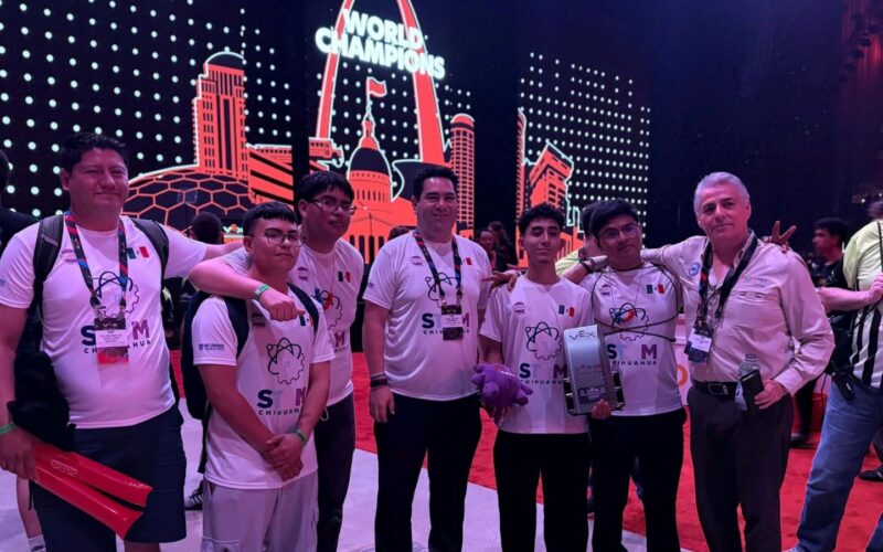 Pone CECyTECH en alto a Chihuahua en mundial de robótica VEX 2026