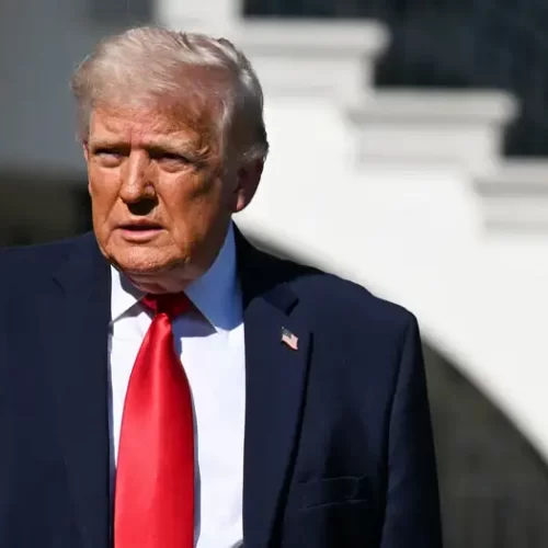 Trump ordena bloqueo naval del estrecho de Ormuz