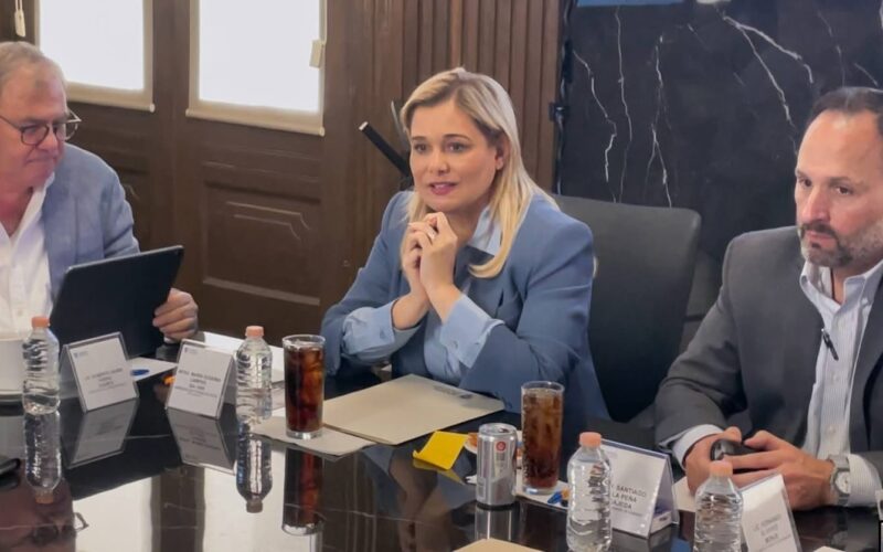 Encabeza gobernadora reunión de gabinete para evaluar avances en Chihuahua