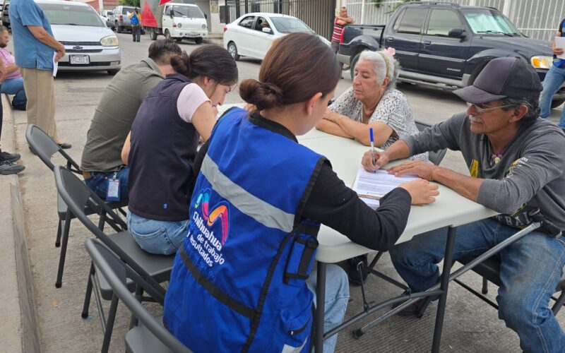 Cumple Municipio con familias: entregan apoyos alimentarios en diversas colonias
