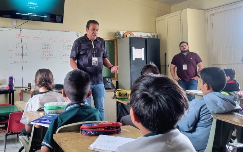 Mantiene DSPM cercanía con niñas niños y adolescentes mediante pláticas preventivas en escuelas