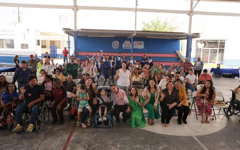 Cumple Municipio con familias: entregan 25 sillas de ruedas y apoyos funcionales a personas con discapacidad