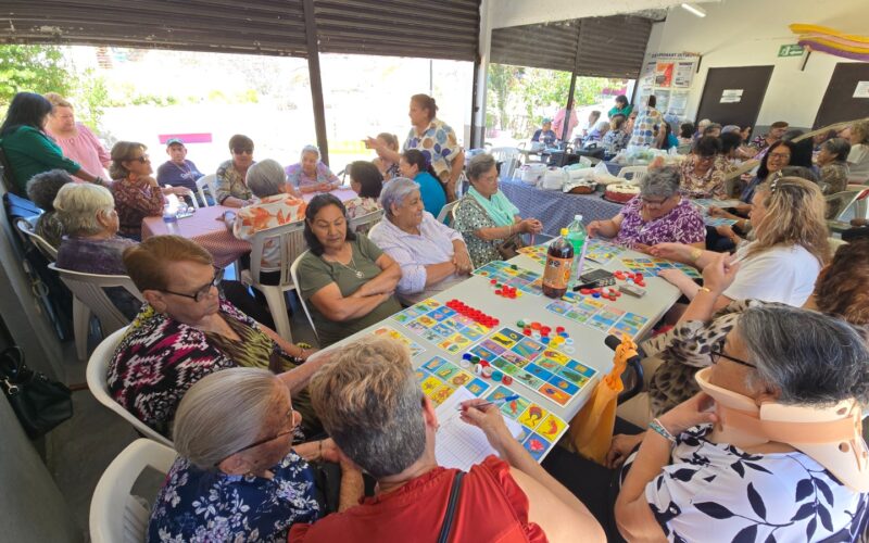 Adultos mayores se mantiene activos física y mentalmente en los Clubs del Abuelo del Municipio