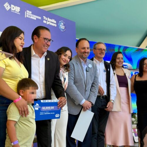 Entrega Ichijuv más de medio millón de pesos a madres jóvenes jefas de familia