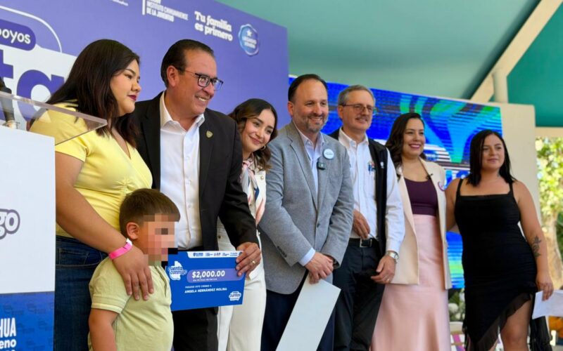 Entrega Ichijuv más de medio millón de pesos a madres jóvenes jefas de familia