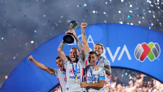 Cruz Azul campeón con un final de película sobre Pumas