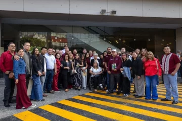 Llegan Chihuahuenses al Congreso Nacional de Morena en CDMX