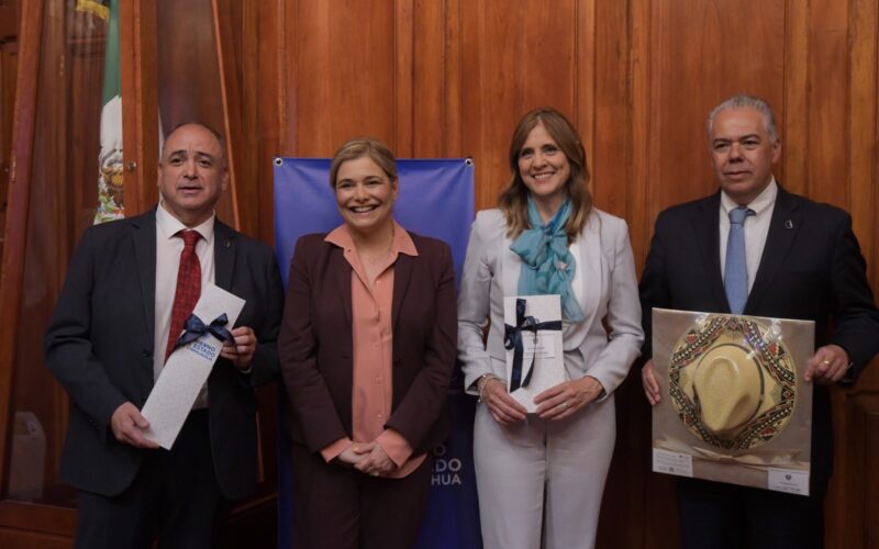 Maru Campos toma protesta a Patricia Hernández como presidenta de Canirac Chihuahua