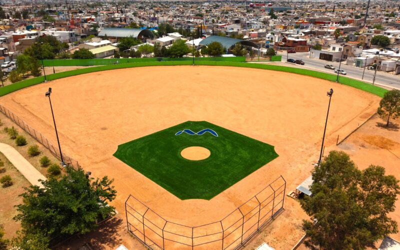 Trabaja Municipio en los últimos detalles de la rehabilitación del campo de beisbol en Villas del Real