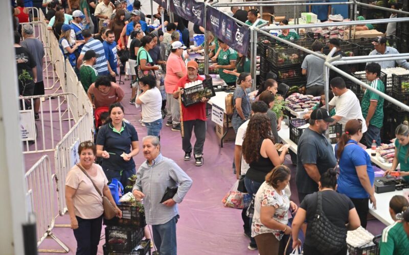 Miles de personas en el Mercadito Más Barato: Municipio destaca éxito de tercera edición