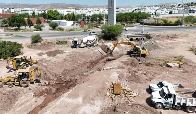 Avanza SCOP en la construcción de obras de drenaje en Prolongación Teófilo Borunda y Labor de Terrazas