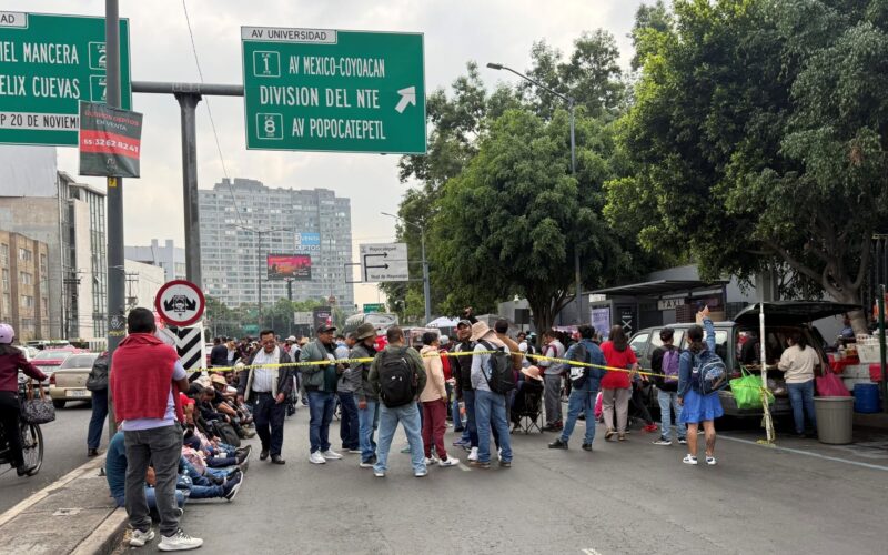 CNTE realiza múltiples bloqueos en CDMX durante el tercer día del paro nacional