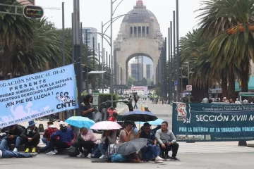 CNTE vuelve a bloquear Reforma, desde el Ángel hasta El Caballito