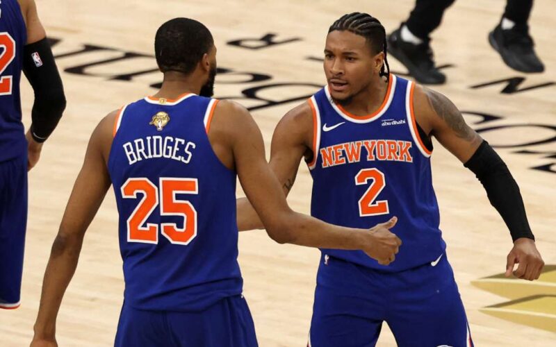 GRAVES ERRORES DE WEMBANYAMA EN EL CIERRE Y LOS KNICKS TOMAN VENTAJA DE 2-0 SOBRE LOS SPURS