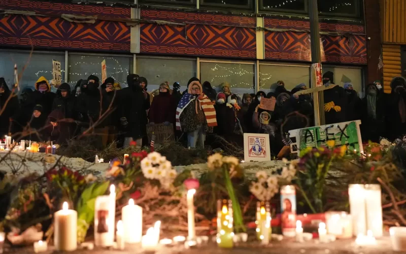 Muere una persona en un tiroteo en Maine, EU, con la presunta implicación de agentes del ICE