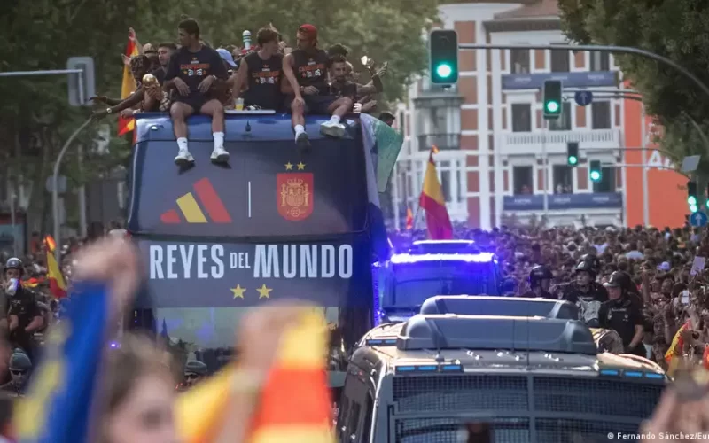 Dos millones de personas reciben a la selección de España