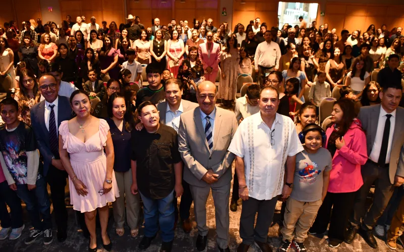 Premian a 133 ganadores del Concurso Estatal de Lectura “Don Quijote nos invita a Leer”