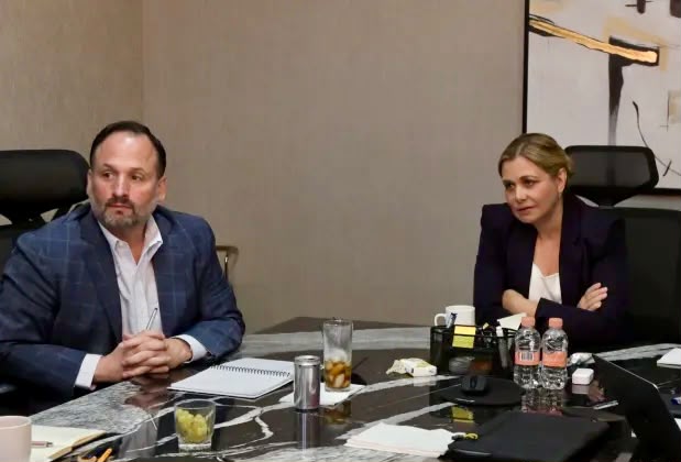 Maru Campos da seguimiento a desplazamiento en Cinco Llagas