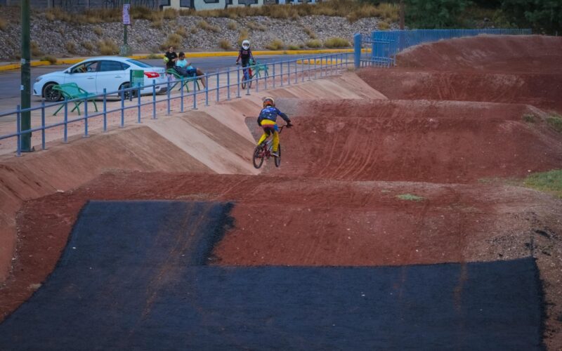 Realiza Municipio adecuaciones técnicas en pista de bicicross del Parque Extremo La Cantera