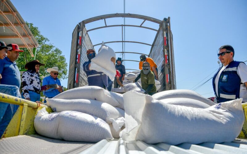 Entrega Estado 60 toneladas de maíz rolado a productores de Guadalupe y Práxedis G. Guerrero