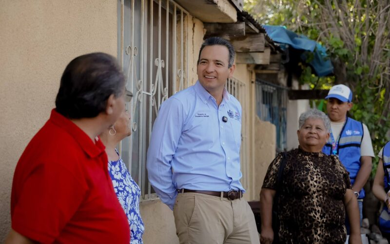 Entrega Marco Bonilla pavimentación de cuatro tramos de calles en la colonia Palomar