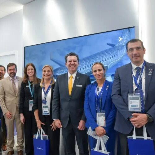 Maru Campos se reúne con representantes de Embraer en Feria Aeroespacial Farnborough 2026
