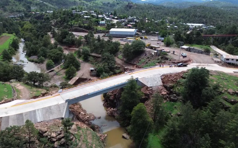 Concluye SCOP construcción del puente sobre el arroyo Cuiteco, en Bahuichivo