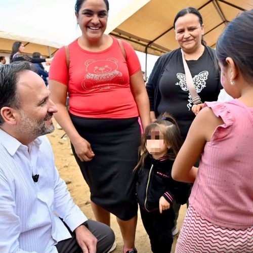 De la Peña responde a cuestionamientos sobre su origen y lleva el debate al terreno constitucional